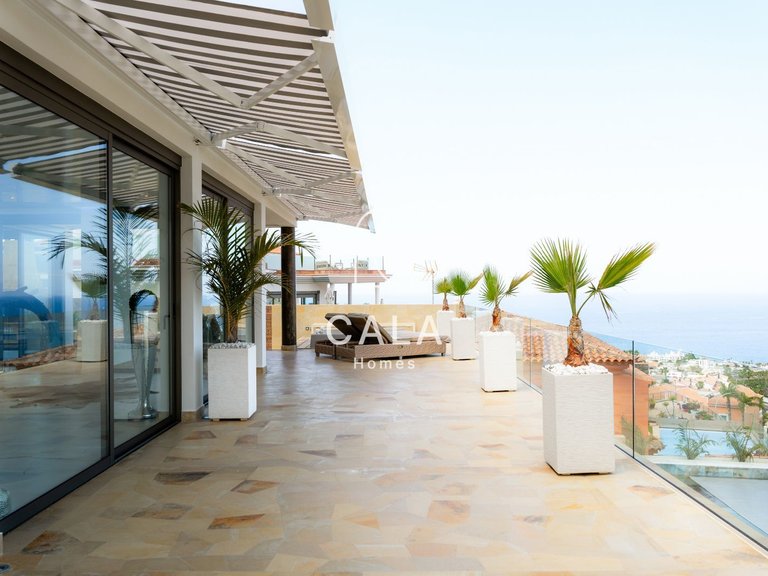 Villa for Sale in San Eugenio Alto, Tenerife 33