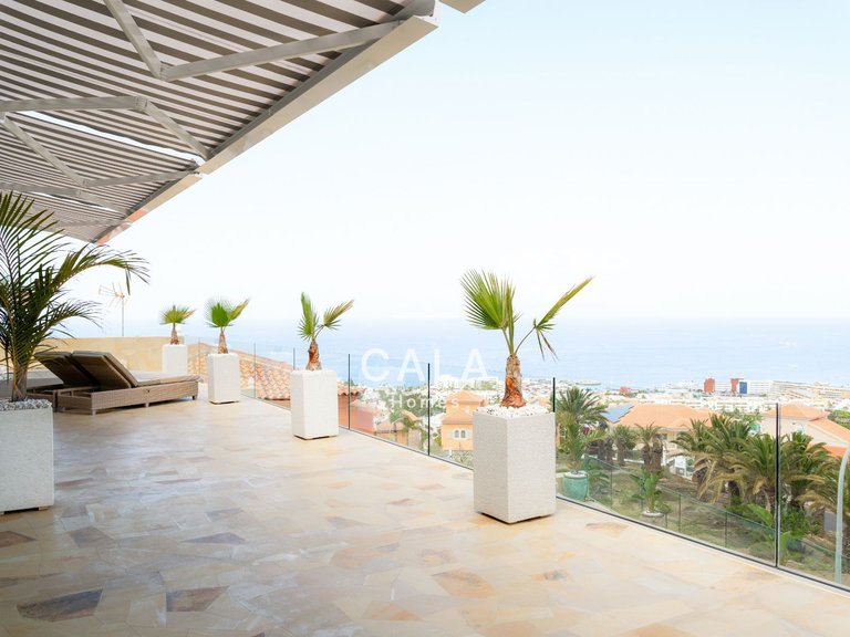 Villa for Sale in San Eugenio Alto, Tenerife 34