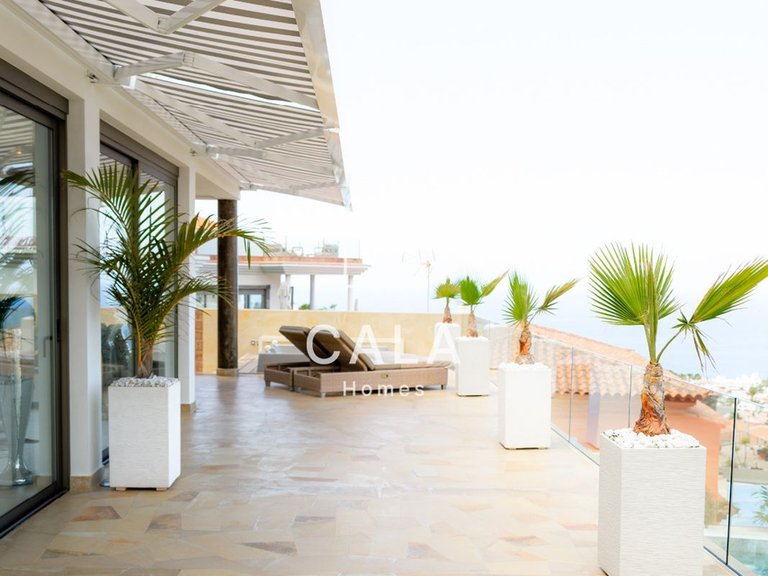 Villa for Sale in San Eugenio Alto, Tenerife 36
