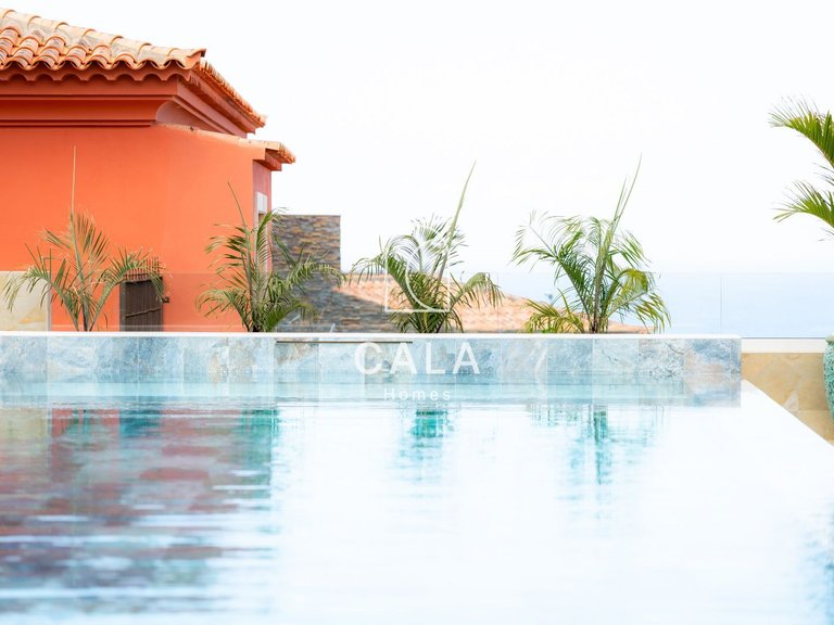 Villa for Sale in San Eugenio Alto, Tenerife 39