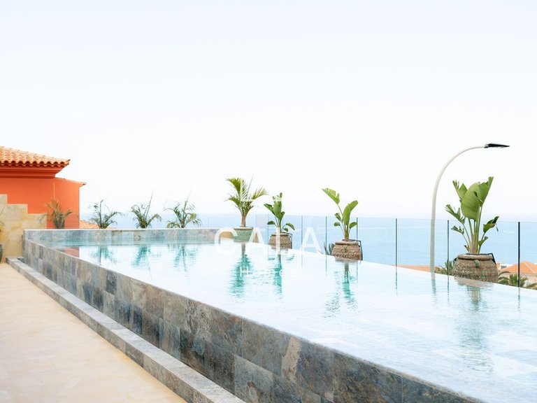 Villa for Sale in San Eugenio Alto, Tenerife 41
