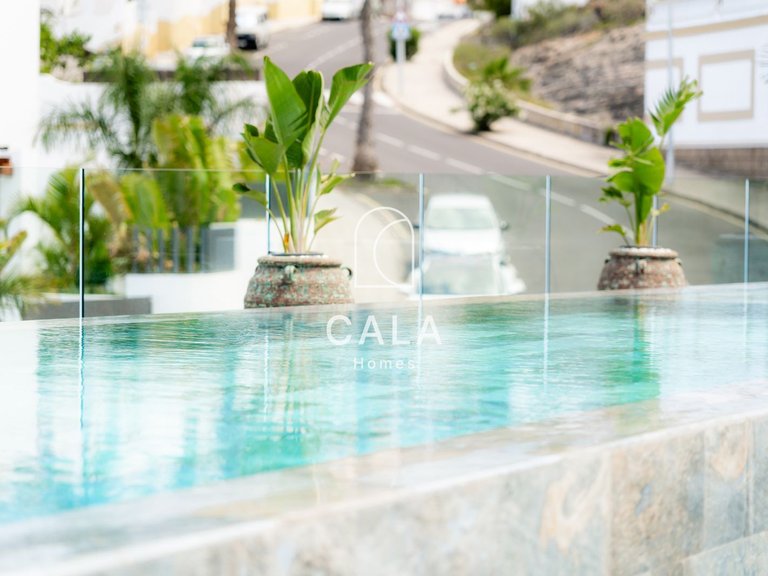 Villa for Sale in San Eugenio Alto, Tenerife 42