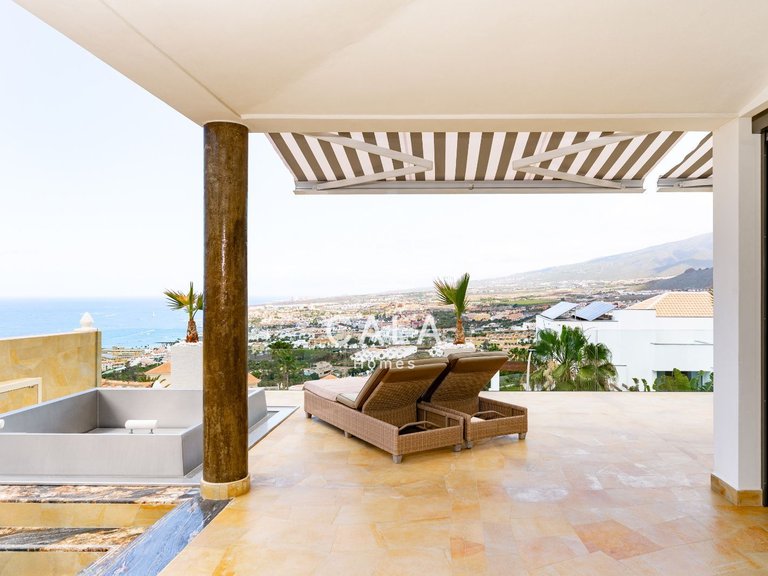 Villa for Sale in San Eugenio Alto, Tenerife 46