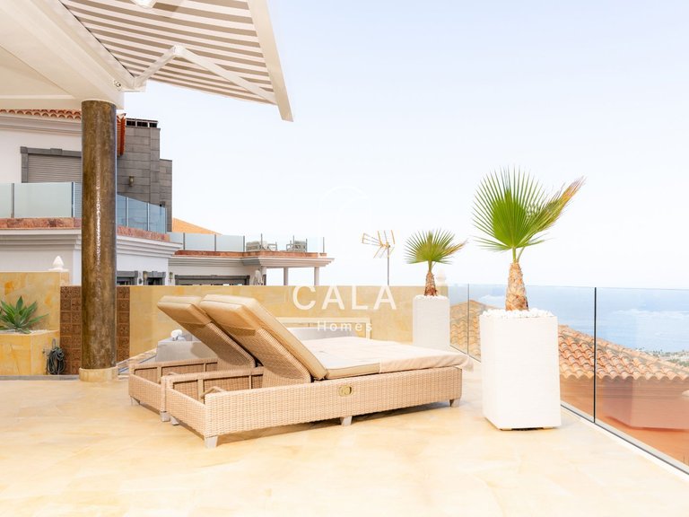 Villa for Sale in San Eugenio Alto, Tenerife 48