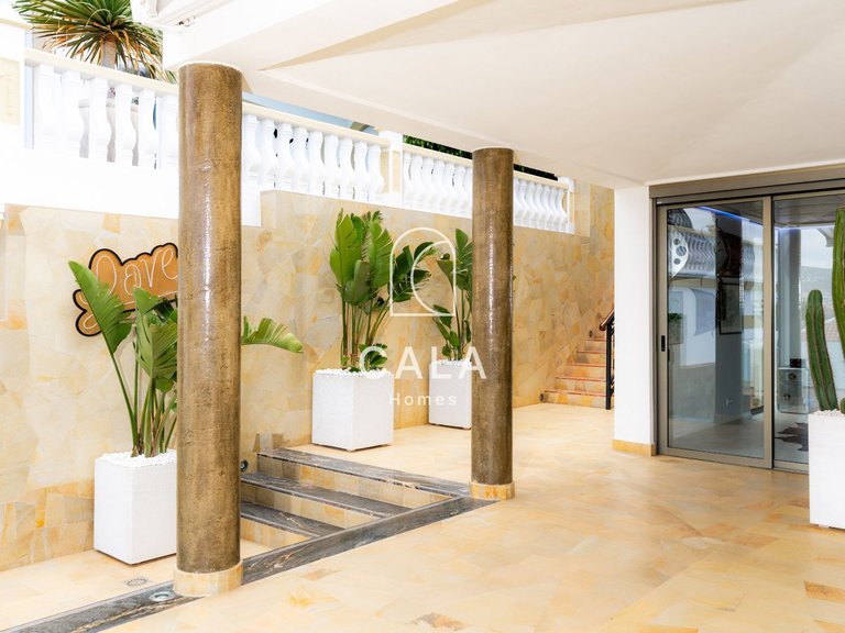 Villa for Sale in San Eugenio Alto, Tenerife 49