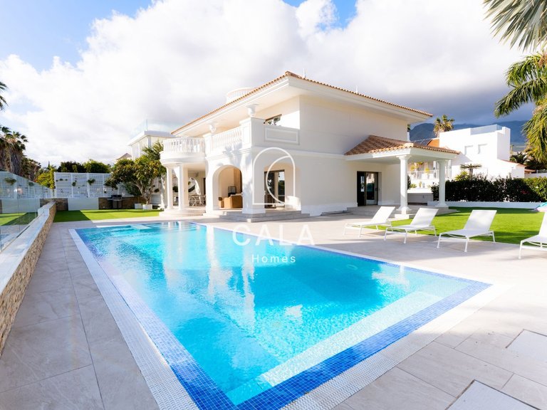 Villa for Sale in La Caleta, Tenerife 9