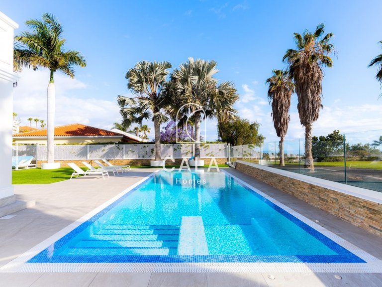 Villa for Sale in La Caleta, Tenerife 11