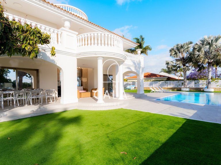 Villa for Sale in La Caleta, Tenerife 13