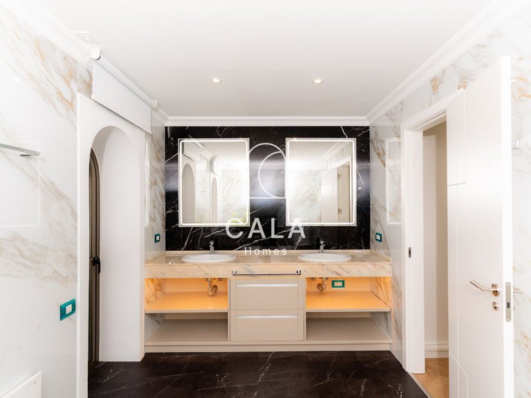 Villa for Sale in La Caleta, Tenerife 26