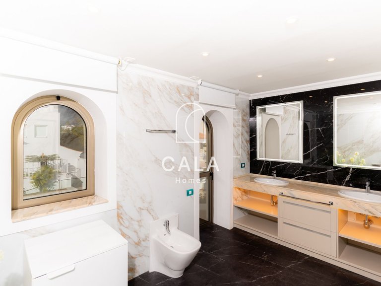 Villa for Sale in La Caleta, Tenerife 27
