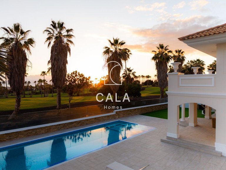 Villa for Sale in La Caleta, Tenerife 1
