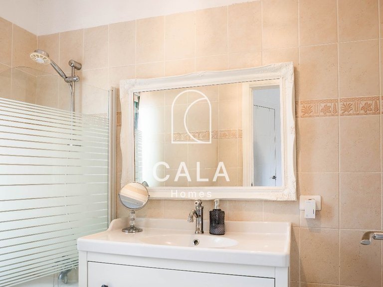 Town House for Sale in Las Chafiras, Tenerife 17