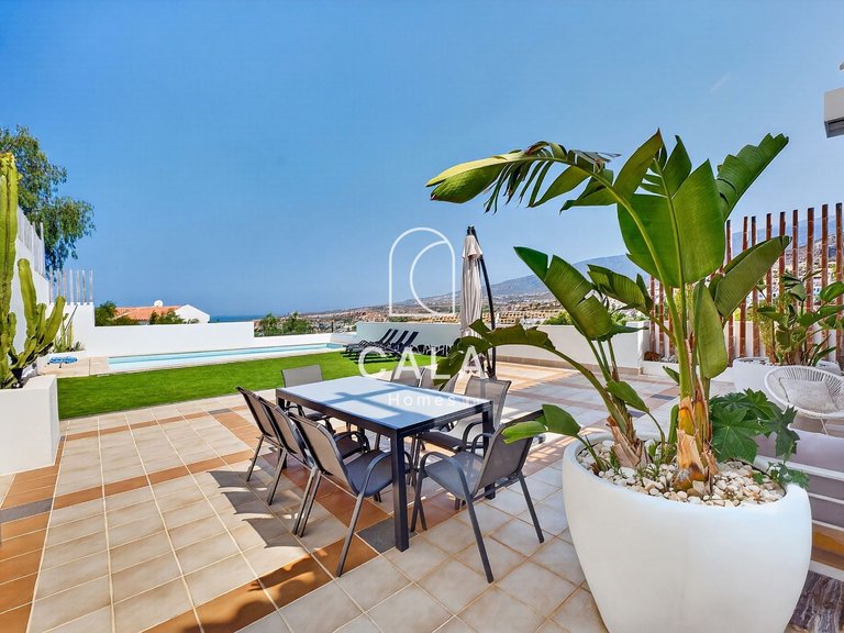 Villa for Sale in San Eugenio Alto, Tenerife 4