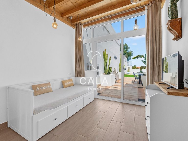 Villa for Sale in San Eugenio Alto, Tenerife 14