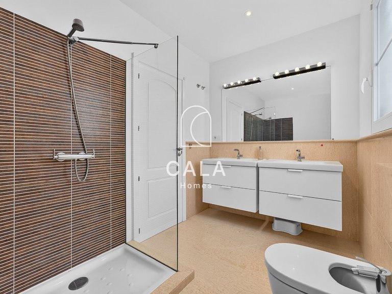 Villa for Sale in San Eugenio Alto, Tenerife 24