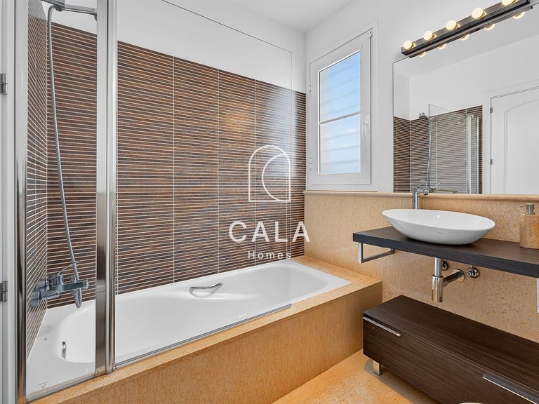 Villa for Sale in San Eugenio Alto, Tenerife 29