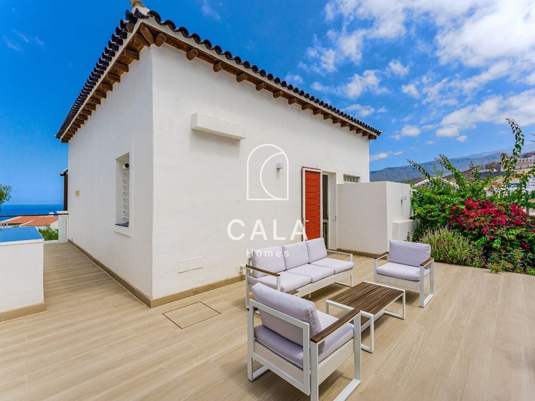 Villa for Sale in San Eugenio Alto, Tenerife 30