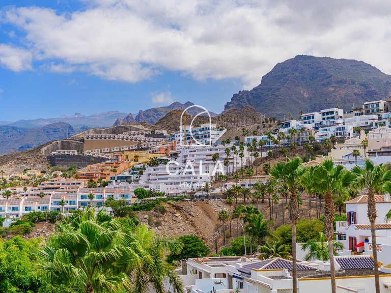Villa for Sale in San Eugenio Alto, Tenerife 33