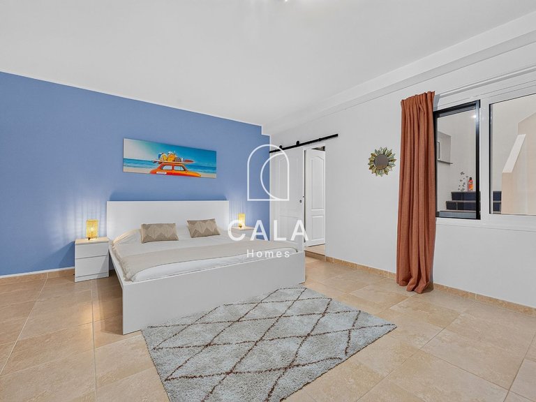 Villa for Sale in San Eugenio Alto, Tenerife 36