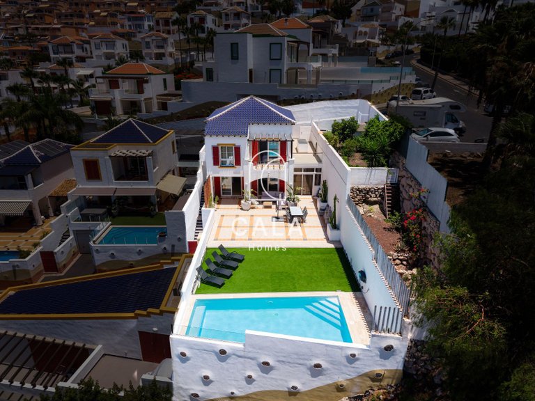 Villa for Sale in San Eugenio Alto, Tenerife 46