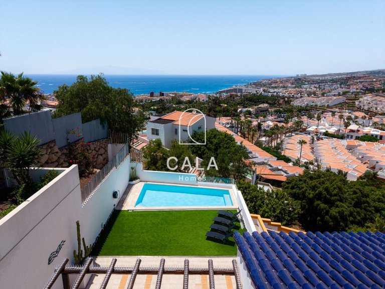 Villa for Sale in San Eugenio Alto, Tenerife 47