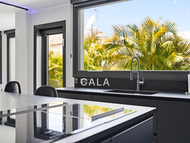 Villa for Sale in Costa Adeje, Tenerife 8