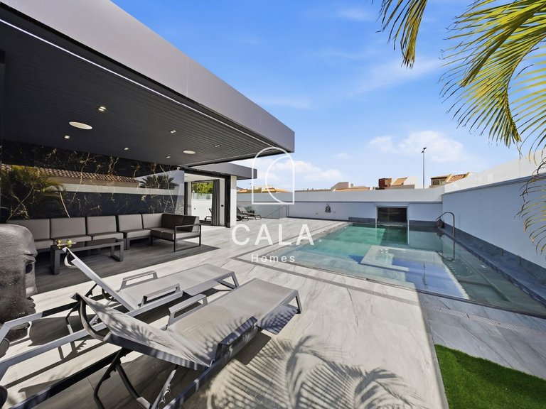 Villa for Sale in Costa Adeje, Tenerife 25