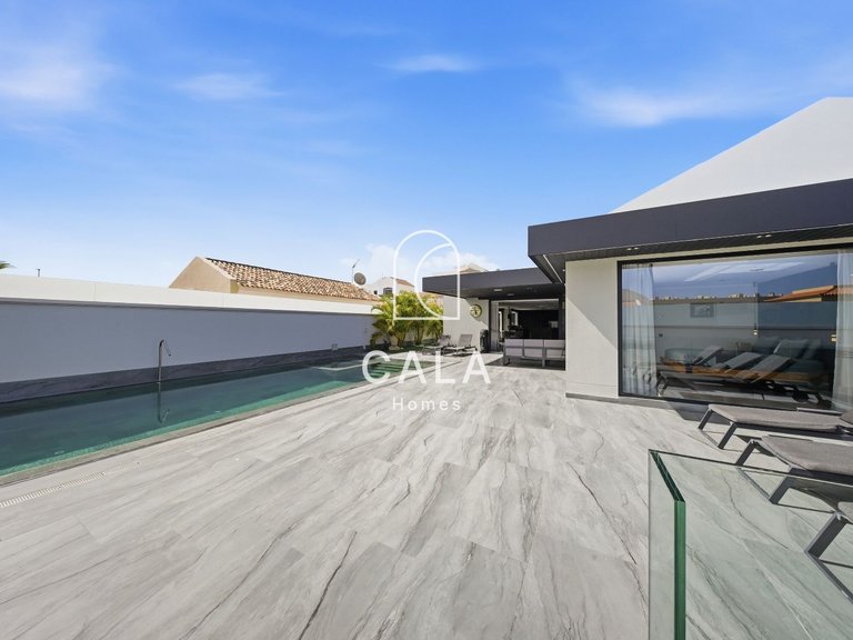 Villa for Sale in Costa Adeje, Tenerife 30