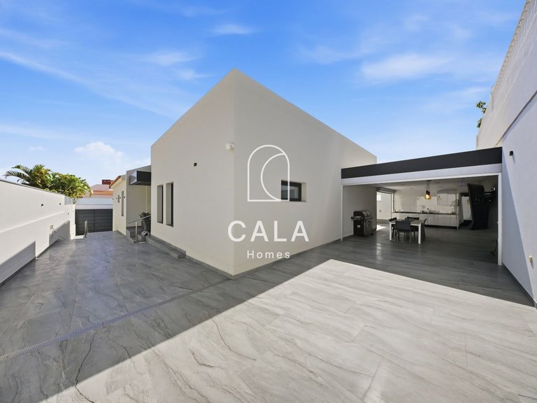 Villa for Sale in Costa Adeje, Tenerife 44