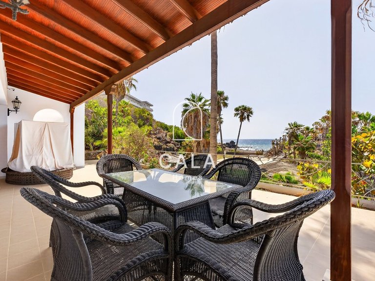 Villa for Sale in Golf Del Sur, Tenerife 1