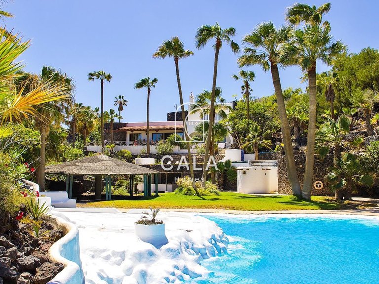 Villa for Sale in Golf Del Sur, Tenerife 2