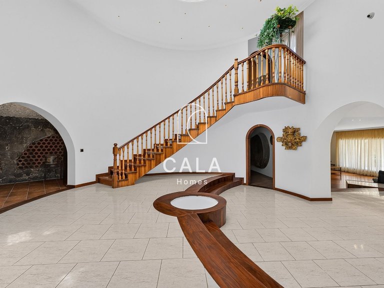 Villa for Sale in Golf Del Sur, Tenerife 4