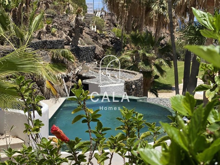 Villa for Sale in Golf Del Sur, Tenerife 10