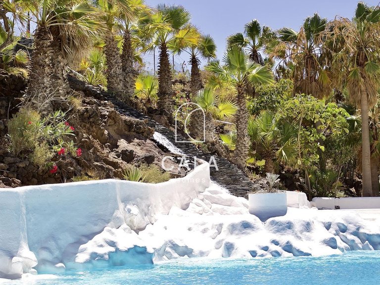 Villa for Sale in Golf Del Sur, Tenerife 14