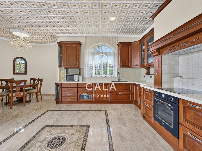 Villa for Sale in Golf Del Sur, Tenerife 17
