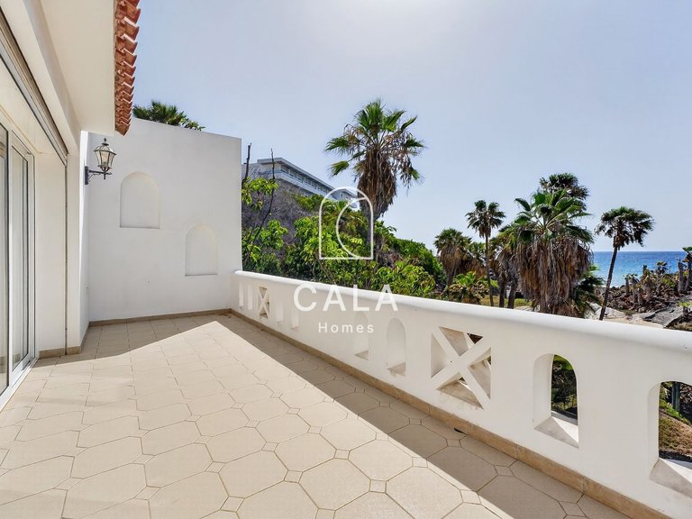 Villa for Sale in Golf Del Sur, Tenerife 25