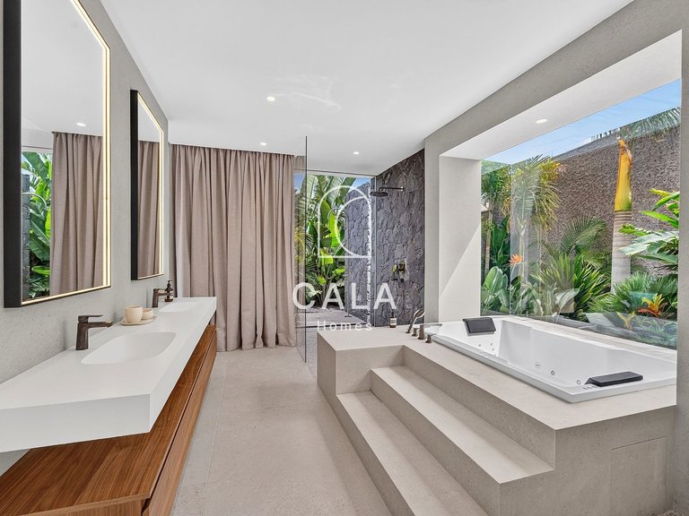 Villa for Sale in Abama, Tenerife 28