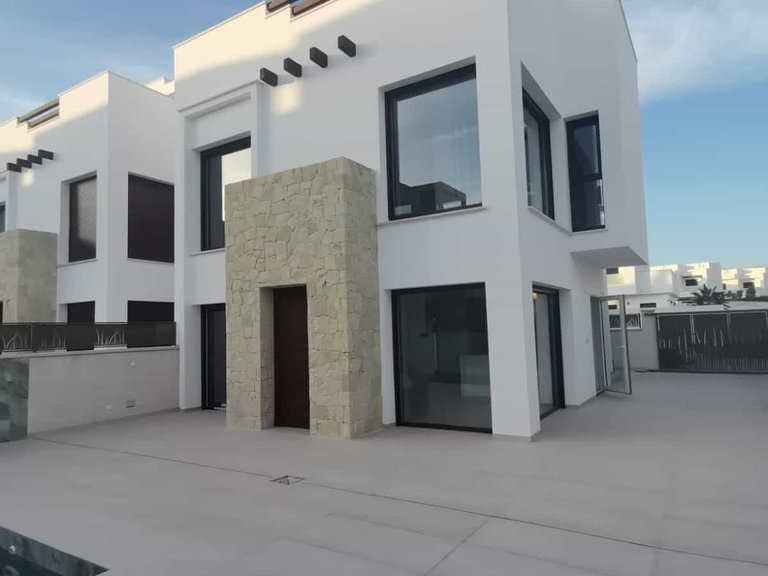 Apartment for Sale in Los Montesinos, Alicante 1