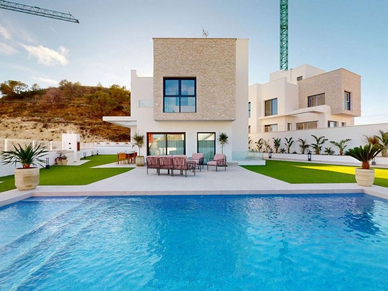 Villa for Sale in Finestrat, Alicante 1