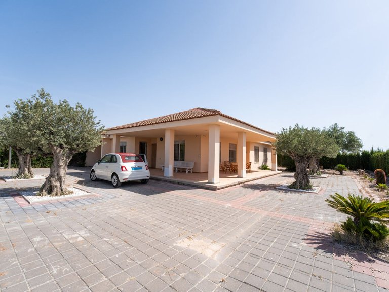 Villa for Sale in Orihuela, Alicante 1