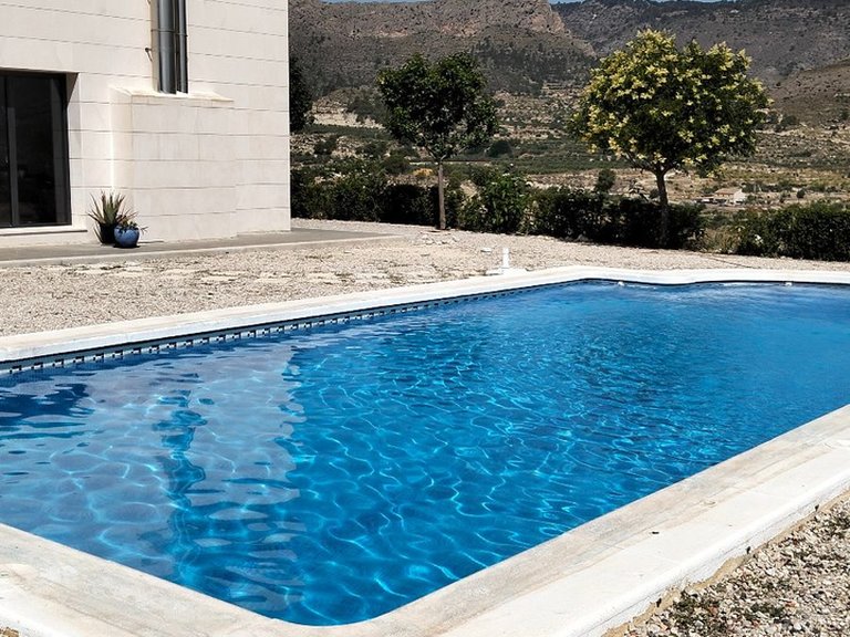 Villa for Sale in Relleu, Alicante 1