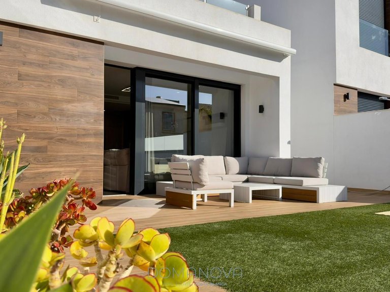 Town House for Sale in El Campello, Alicante 1