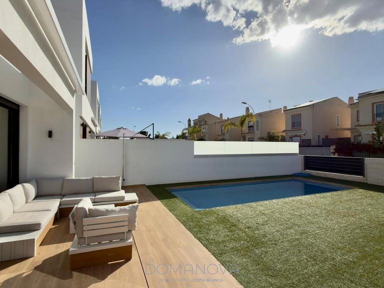 Town House for Sale in El Campello, Alicante 9
