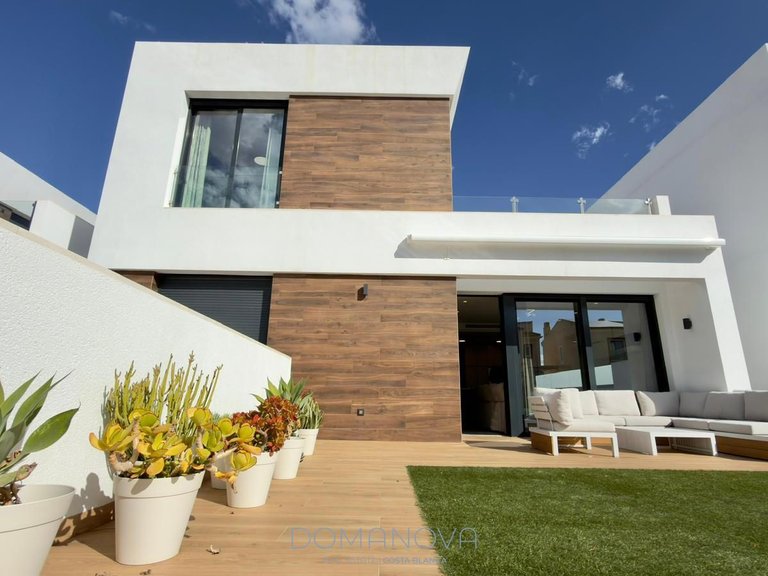 Town House for Sale in El Campello, Alicante 2