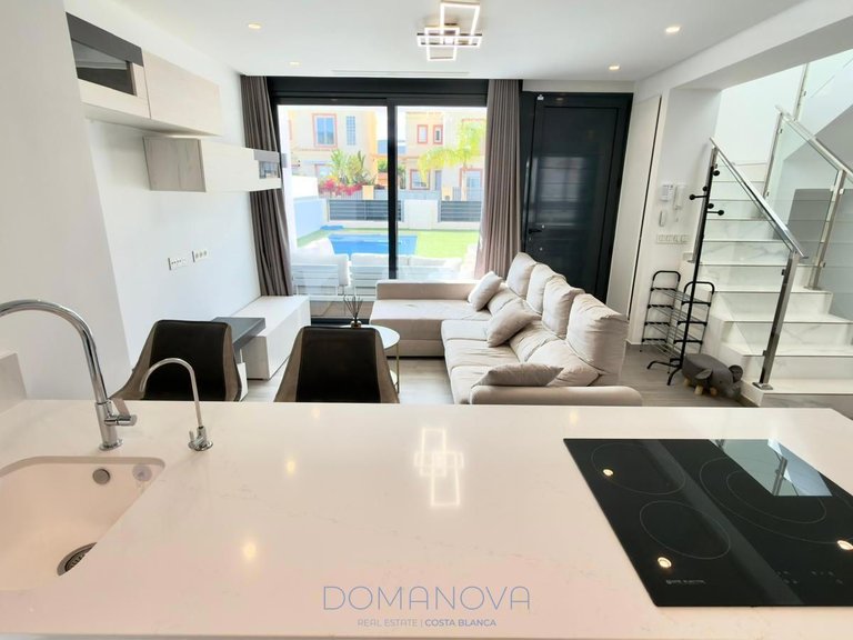 Town House for Sale in El Campello, Alicante 28