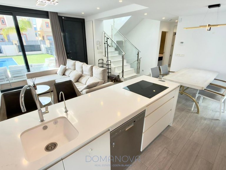 Town House for Sale in El Campello, Alicante 23
