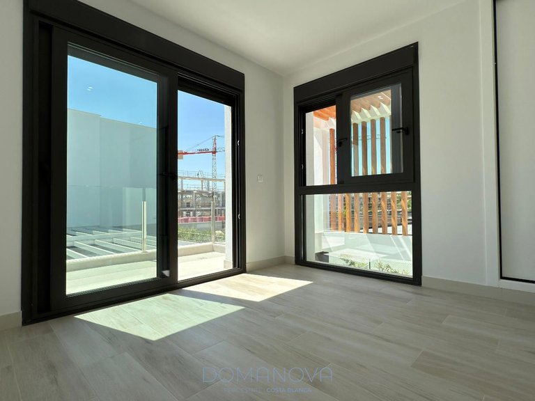 Town House for Sale in Alicante/alacant, Alicante 18
