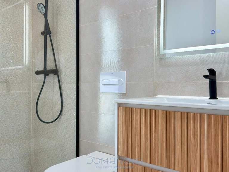 Town House for Sale in Alicante/alacant, Alicante 32