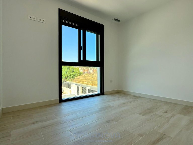 Town House for Sale in Alicante/alacant, Alicante 34