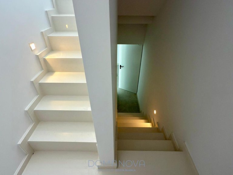 Town House for Sale in Alicante/alacant, Alicante 35